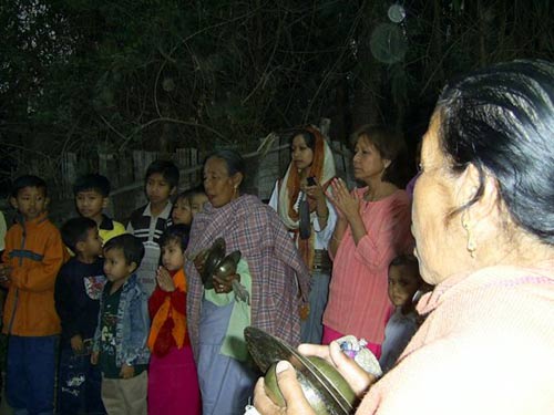 Yaoshang Festival - Yaoshang <i>Mei-Thaba</i> in Manipur :: March 25, 2005