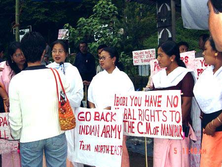 Sit-in-protest by Manipuri Cultural Society of Kohima - Aug 05, 2004