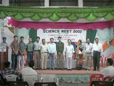 Proud winners of E-Pao! Science Quiz with Mr A Samarendra (E-Pao Representative) at the prize distribution ceremony on 15th may