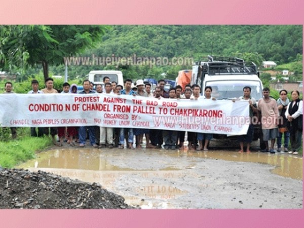 Denizens of Chandel protesting against deplorable condition of Cdl-Pallel-Chakpikarong road