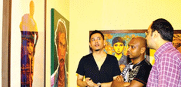 The artists displaying creative oil on canvas and acrylic on canvas