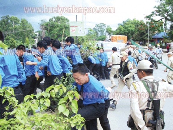 Police baton-charging students of CC Higher Secondary School who were demanding implementation of ILP on Friday