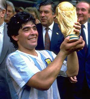 Maradona_cup_1.jpg