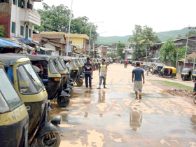 Auto rickshaws lie idle at Moreh sometime in May 2007