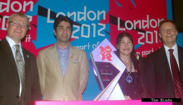 British Deputy High Commissioner Julian Evans, Abhinav Bindra and Mary Kom at the launch of the 'One Year to go London 2012' countdown clock