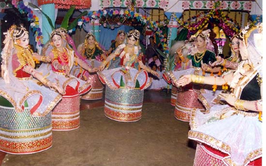 Raas Leela by Male Artists