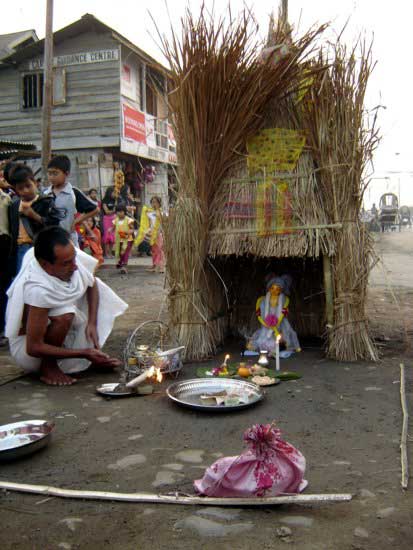 Yaoshang Festival - Yaoshang <i>Mei-Thaba</i> in Manipur :: March 14, 2006