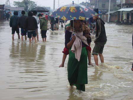 Pictures of Flood in Manipur - April 2004