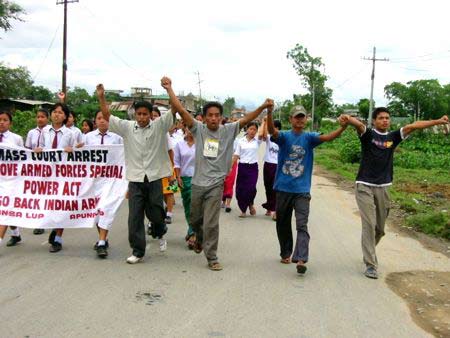 Mass Court Arrest against AFSPA on 07 Aug 2004