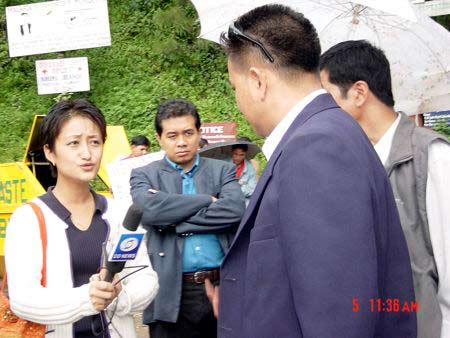 Sit-in-protest by Manipuri Cultural Society of Kohima - Aug 05, 2004