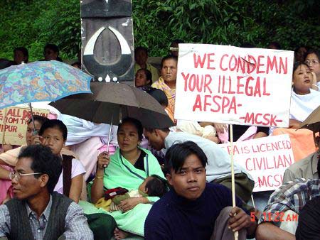 Sit-in-protest by Manipuri Cultural Society of Kohima - Aug 05, 2004