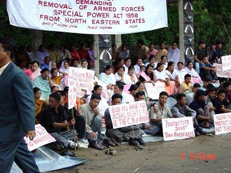 Sit-in-protest by Manipuri Cultural Society of Kohima - Aug 05, 2004