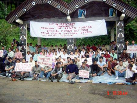 Sit-in-protest by Manipuri Cultural Society of Kohima - Aug 05, 2004