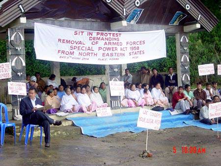 Sit-in-protest by Manipuri Cultural Society of Kohima - Aug 05, 2004