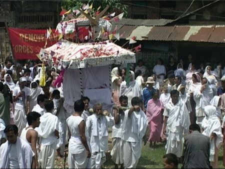 Symbolic last rites of Pebam Chittaranjan - Aug 21, 2004