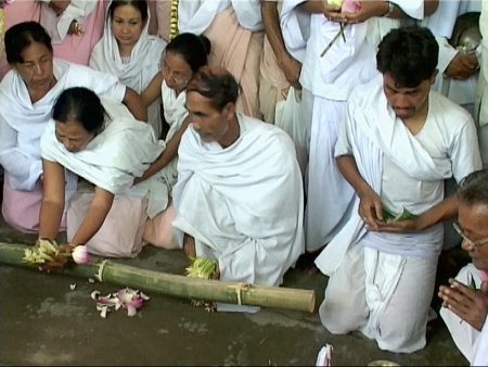 Symbolic last rites of Pebam Chittaranjan - Aug 21, 2004
