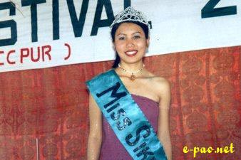 Miss Sikpuiroi 2001 at Churachandpur