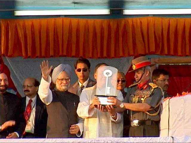 PM Manmohan Singh maiden visit to Manipur - 20 November 2004