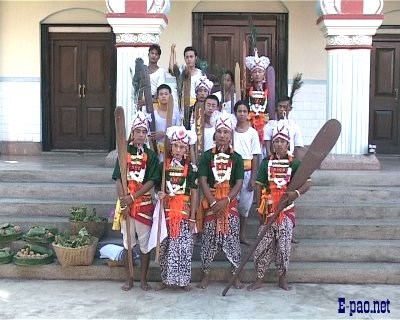 The Rowers (Hihonbas) before the ceremony